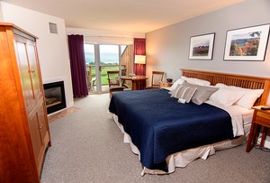 Vintner's Select Guestroom - Inn at Glenora Wine Cellars - Seneca Lake Lodging